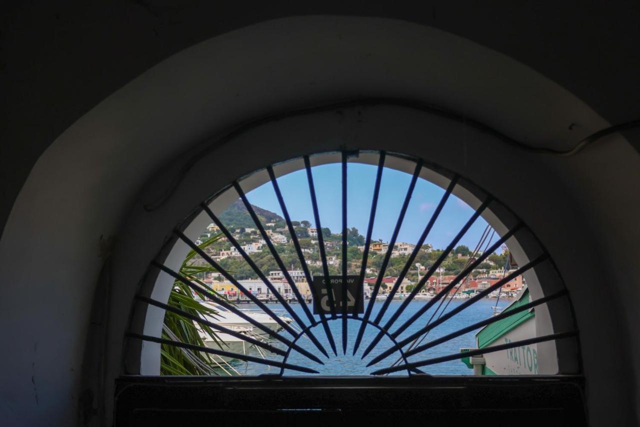 Appartamento Panoramico La Rosa Dei Venti-Libeccio Ischia Dış mekan fotoğraf